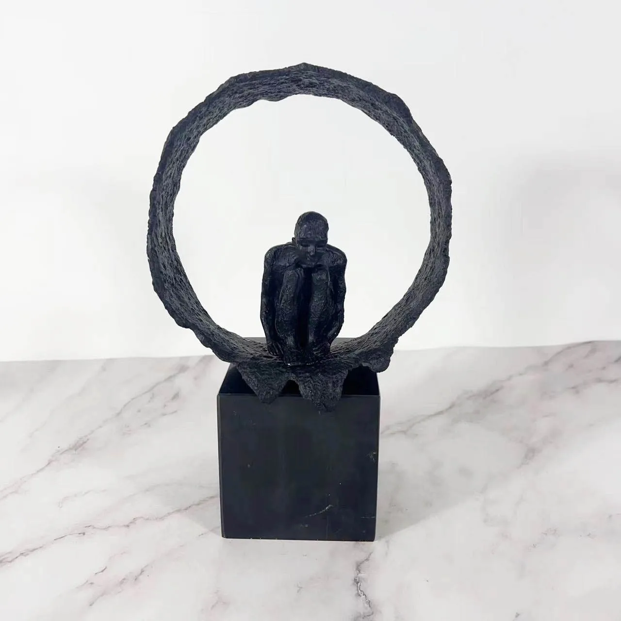 European simple creative metal sculpture figures hope decoration living room office porch study restaurant home decoration
European simple creative metal sculpture figures hope decoration living room office porch study restaurant home decoration