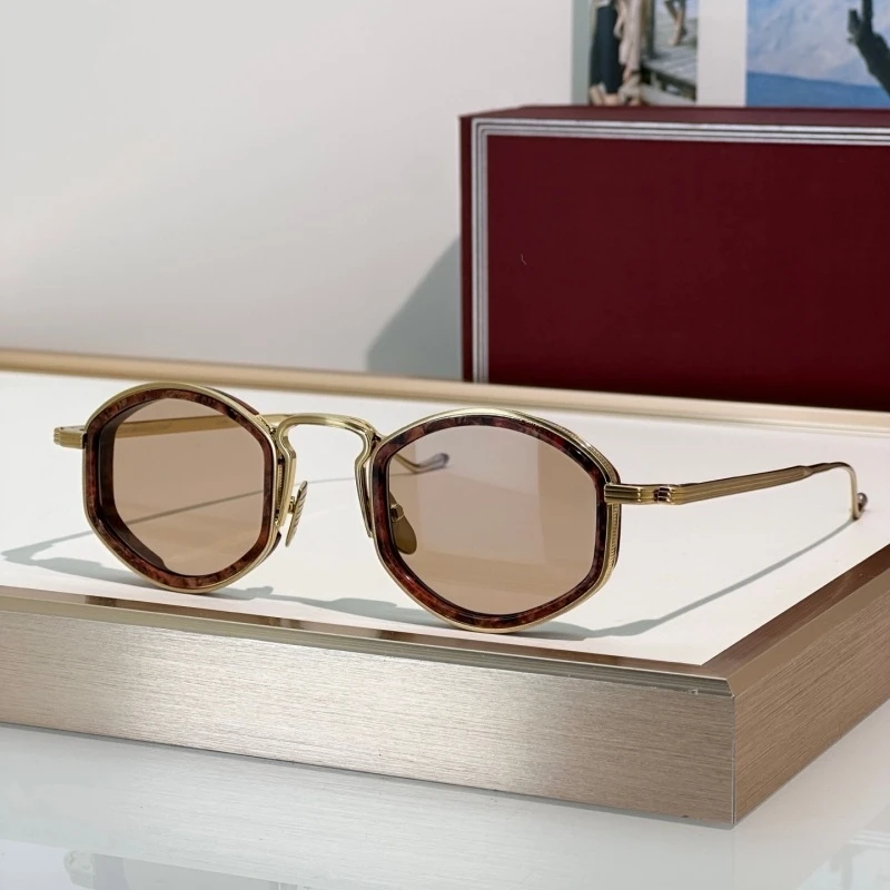 New Fashion Design ARAGON Sunglasses Men Male Luxury Business Pilot Alloy Outdoor Women Eyewear for Sun for Travel Street
New Fashion Design ARAGON Sunglasses Men Male Luxury Business Pilot Alloy Outdoor Women Eyewear for Sun for Travel Street