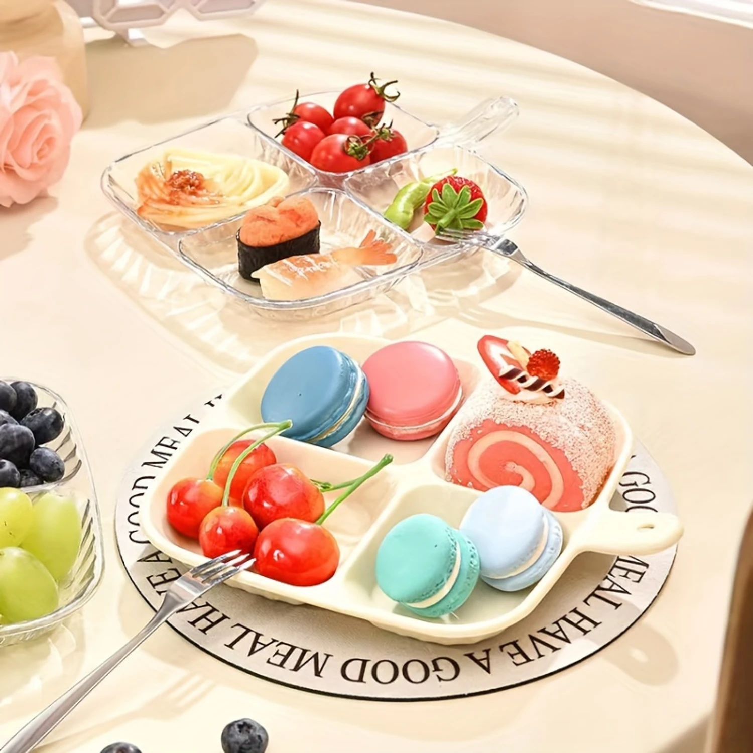 1pc Household 4-grid Dinner Plate, Divided Dinner Plate With Short Handle, Fruit Plate, Convenient Hangable Plate, For Living
1pc Household 4-grid Dinner Plate, Divided Dinner Plate With Short Handle, Fruit Plate, Convenient Hangable Plate, For Living