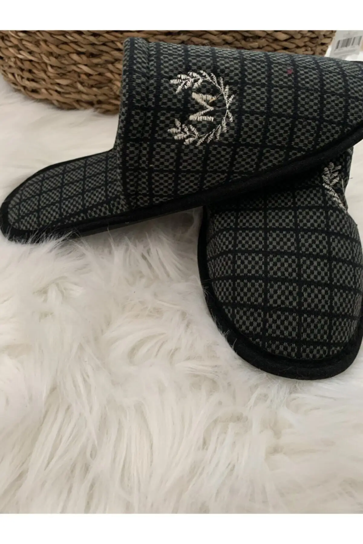 Slippers For Men Round Toe Flats Plus Velvet House Plush Slippers Men Shoes Indoor Bedroom Non-Slip Soft Floor shoes Plus Size
Slippers For Men Round Toe Flats Plus Velvet House Plush Slippers Men Shoes Indoor Bedroom Non-Slip Soft Floor shoes Plus Size