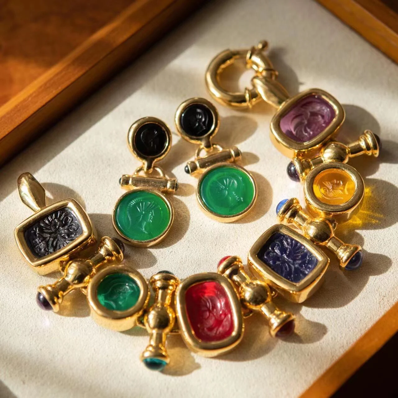 Vintage jewelry fashion Classic luxury style glass Carmayo with Bohemian women gold bracelet or stud earrings
Vintage jewelry fashion Classic luxury style glass Carmayo with Bohemian women gold bracelet or stud earrings
