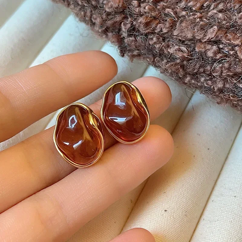 New Retro Amber Irregular Earrings For Women Fashionable Personalized Daily Accessory Party Jewelry Birthday Anniversary Gifts
New Retro Amber Irregular Earrings For Women Fashionable Personalized Daily Accessory Party Jewelry Birthday Anniversary Gifts