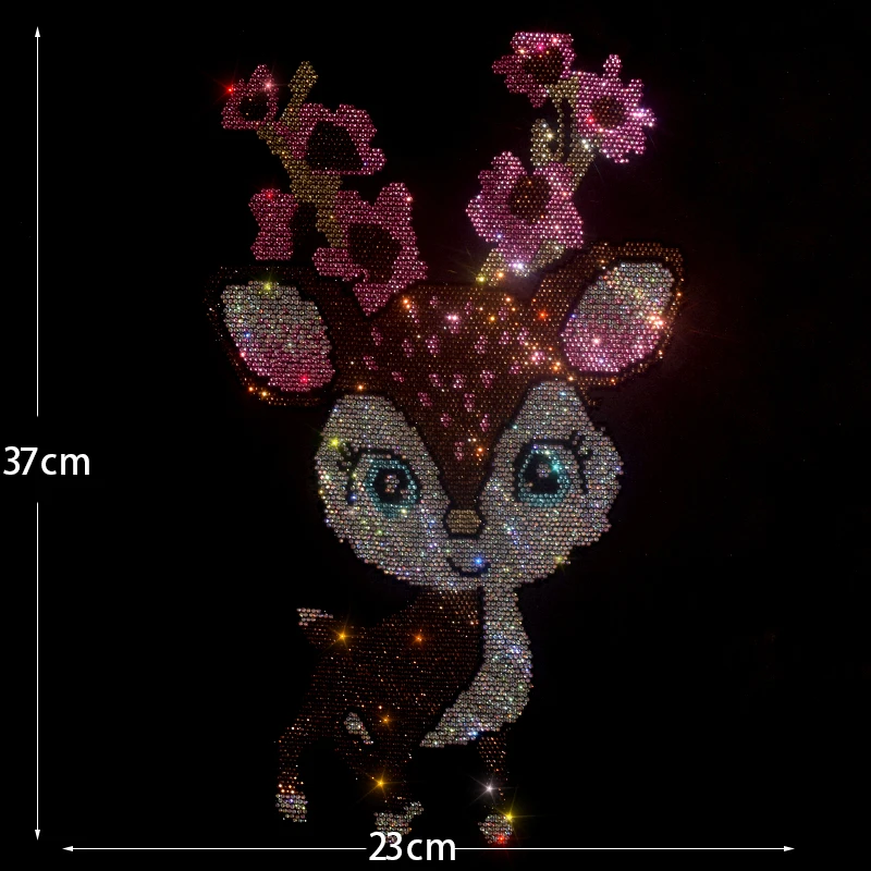 Высококачественные креативные узоры пятнистого оленя с бриллиантами прашены на свитерах, футболках, толстовках и джинсовых куртках.
Высококачественные креативные узоры пятнистого оленя с бриллиантами прашены на свитерах, футболках, толстовках и джинсовых куртках.