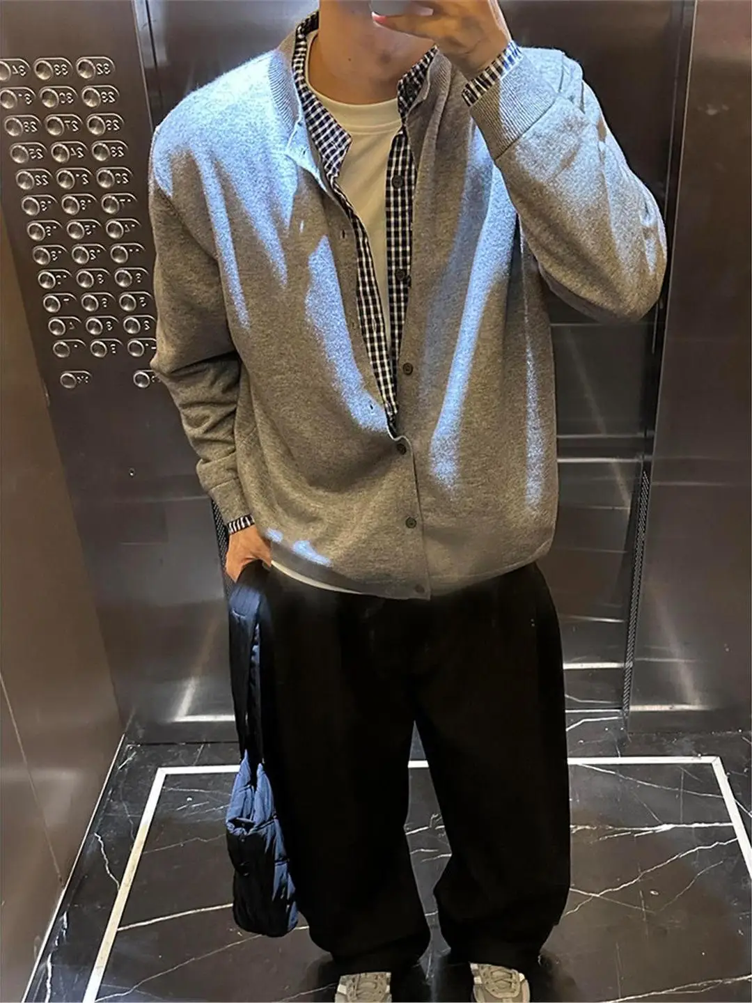 Men's Knitted irt Patchwork Fake Two-Piece Cardigan Outerwear Casual Sle Autumn Winter High Design Sensibili Trendy Kni...
Men's Knitted irt Patchwork Fake Two-Piece Cardigan Outerwear Casual Sle Autumn Winter High Design Sensibili Trendy Kni...