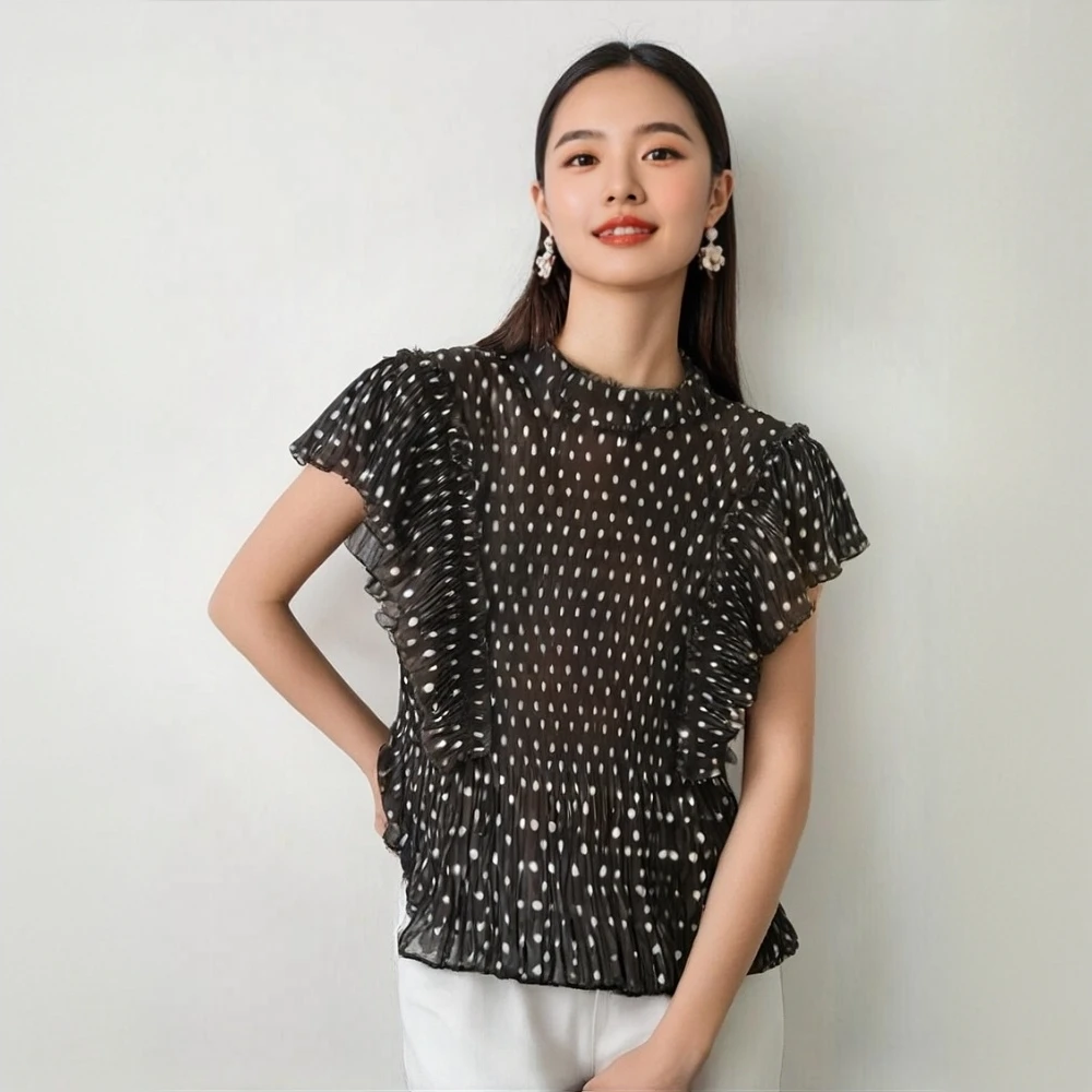 Miyake Pleated New Spring and Summer Polka Dots Temperament Short-sleeved Tops Summer New Ruffle Hem Ageing Lightweight T-shirt
Miyake Pleated New Spring and Summer Polka Dots Temperament Short-sleeved Tops Summer New Ruffle Hem Ageing Lightweight T-shirt