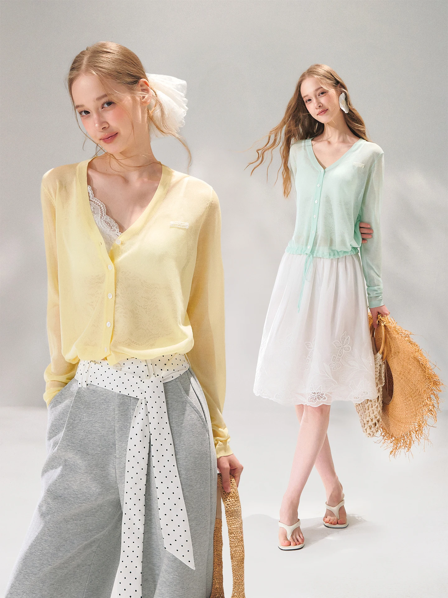 AsGony Laisel Ice Silk Drawstring Waist V-neck Sun Protection Cardigan Lightweight Women's Short Outerwear Summer 2026
AsGony Laisel Ice Silk Drawstring Waist V-neck Sun Protection Cardigan Lightweight Women's Short Outerwear Summer 2026