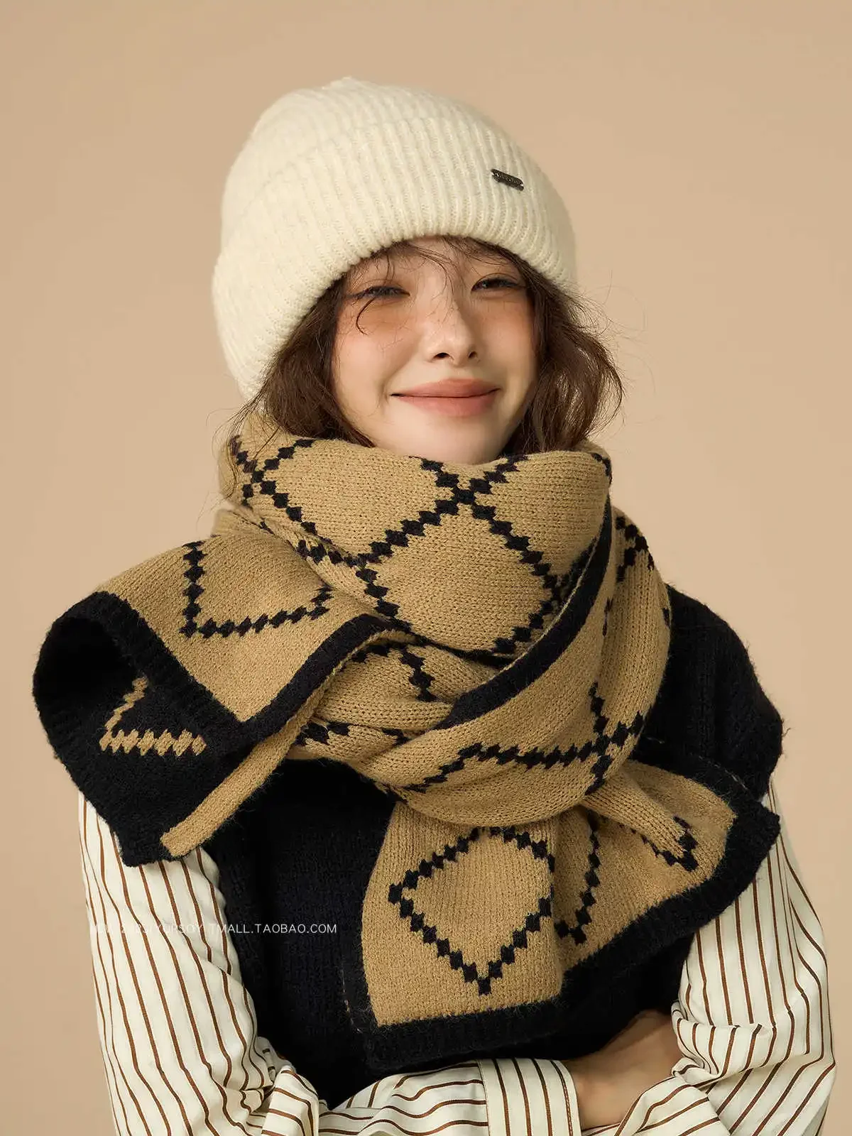Brown Scarf Winter Women Senior Sense Double-Sided Thickened Warm Knitted Wool Scarf American Retro College Style Men
Brown Scarf Winter Women Senior Sense Double-Sided Thickened Warm Knitted Wool Scarf American Retro College Style Men