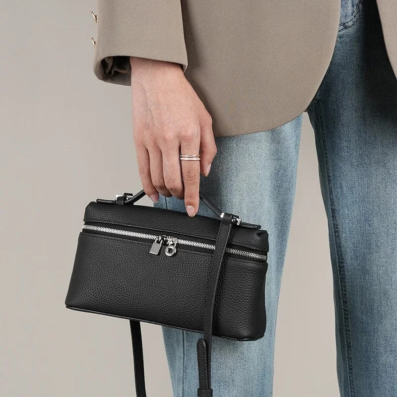 A Niche Designer's Genuine Leather Lunch Box with A Leather Cover Layer, A Leather Hand-held Box Bag, and A Crossbody Small Bag
A Niche Designer's Genuine Leather Lunch Box with A Leather Cover Layer, A Leather Hand-held Box Bag, and A Crossbody Small Bag