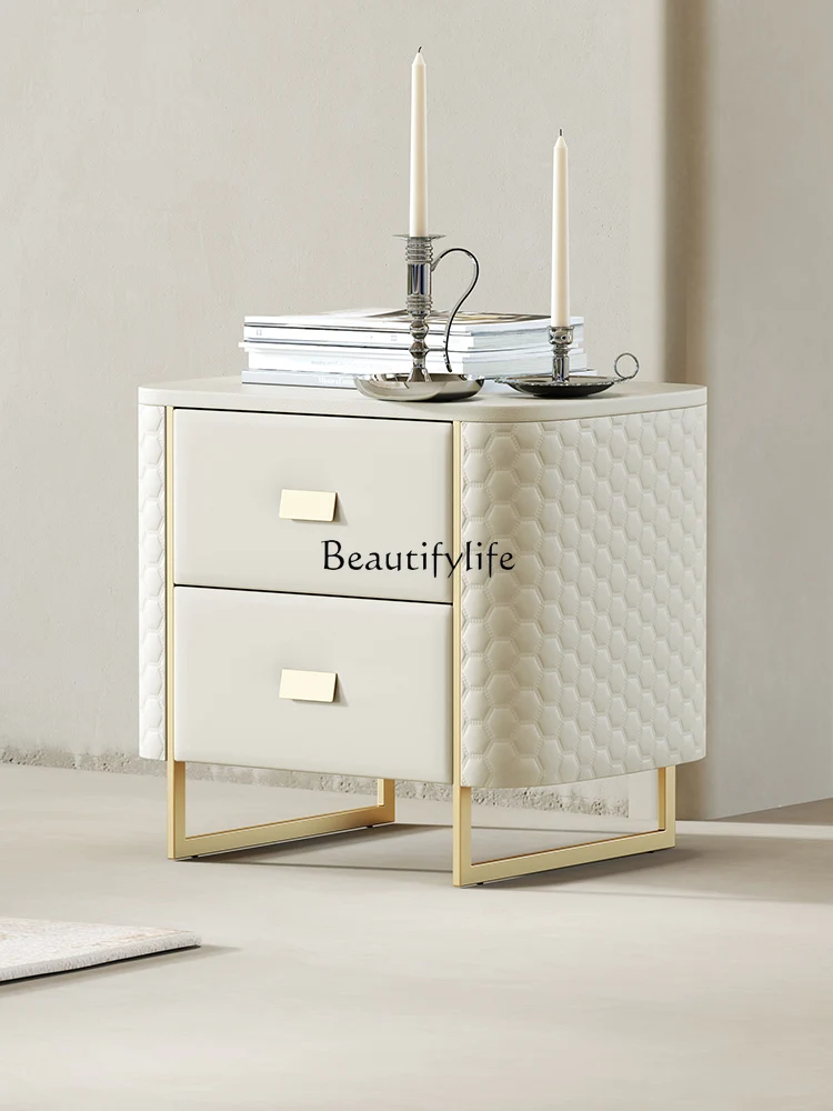 Modern Light Luxury Bedside Table Italian Leather Bedroom Bedside Storage Cabinet
Modern Light Luxury Bedside Table Italian Leather Bedroom Bedside Storage Cabinet