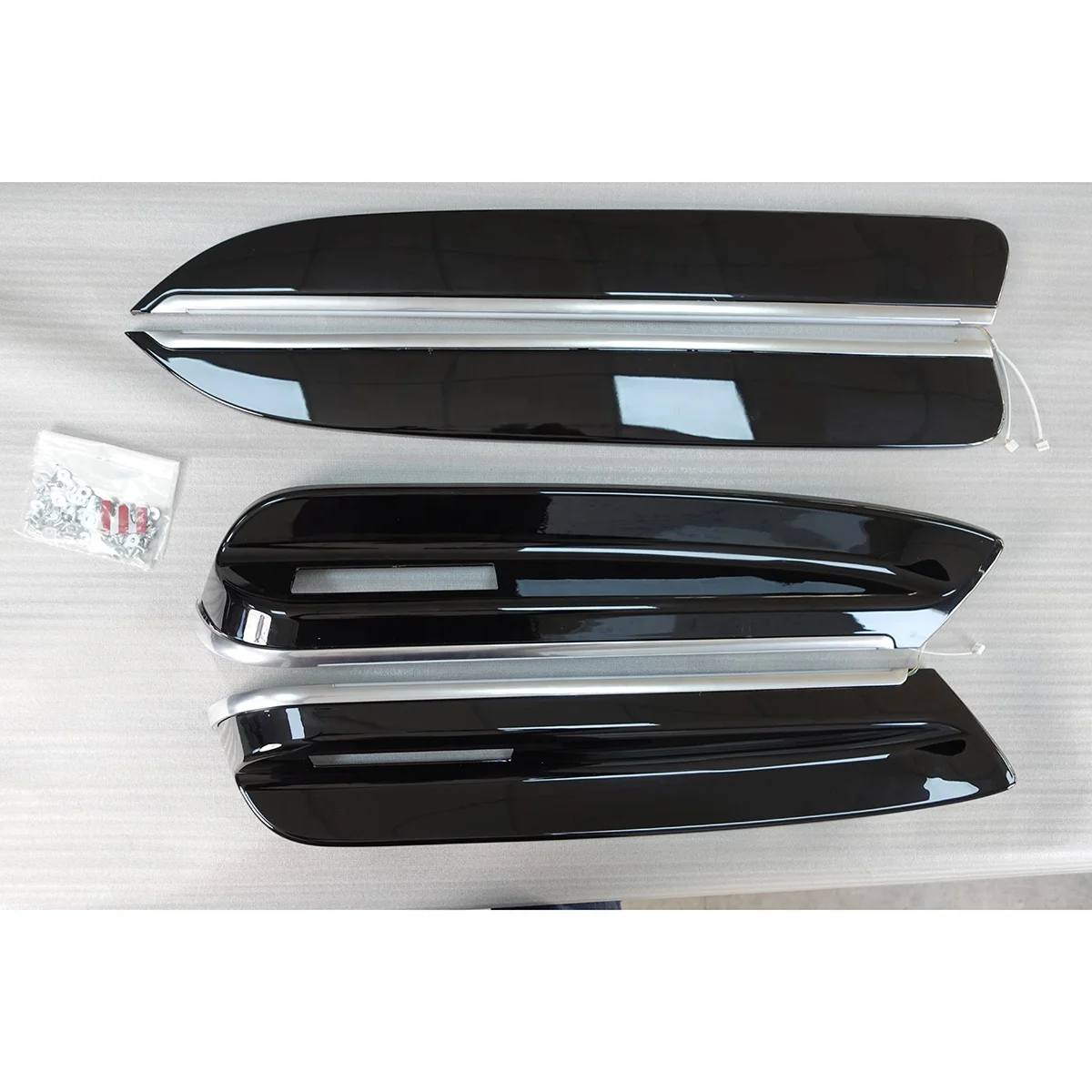 Center Door and Rear Side Wall Door Panels Ambient Lighting for MPV V CLASS W447 VITO V260 V250
Center Door and Rear Side Wall Door Panels Ambient Lighting for MPV V CLASS W447 VITO V260 V250