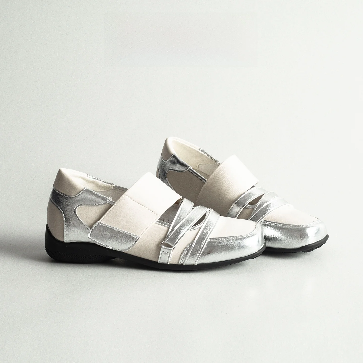 Retro Sport Ballet Style Mary Jane Shoes Women's New 2026 Low Heel Heightening Silver Leather Fashion Single Shoes
Retro Sport Ballet Style Mary Jane Shoes Women's New 2026 Low Heel Heightening Silver Leather Fashion Single Shoes
