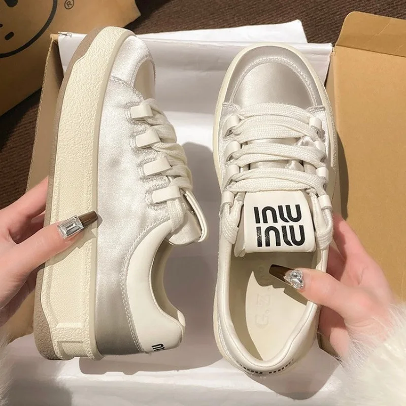 Spring and Autumn New Style Fashionable Comfortable and Casual Thick-soled Simple Wear-resistant and Breathable Women's Shoes
Spring and Autumn New Style Fashionable Comfortable and Casual Thick-soled Simple Wear-resistant and Breathable Women's Shoes