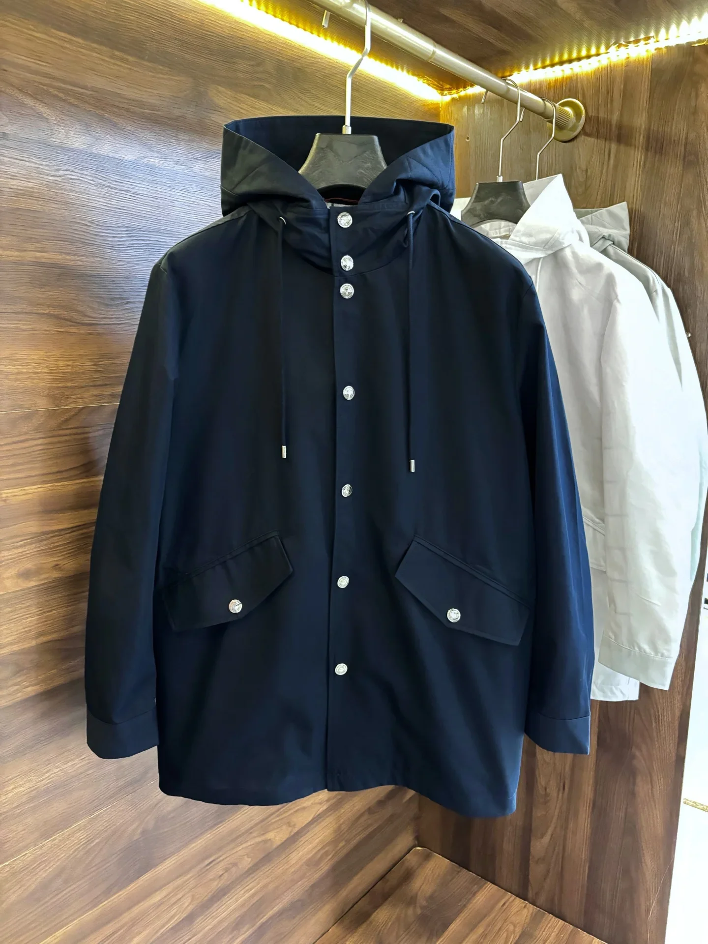 Italian LP hooded trench coat urban casual jacket
Italian LP hooded trench coat urban casual jacket