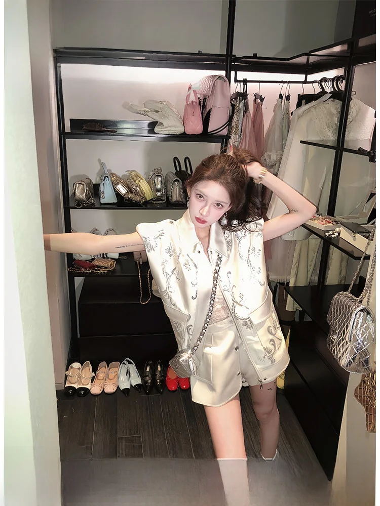 PITAO Original Fashion Outerwear Shorts Set Casual Style Polyester Fabric Spring Summer Collection for Women Floral Print
PITAO Original Fashion Outerwear Shorts Set Casual Style Polyester Fabric Spring Summer Collection for Women Floral Print