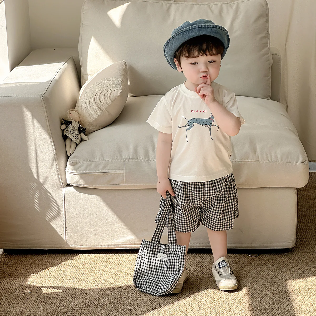 Baby Suit 25 New Boys Puppy Short-sleeved Plaid Shorts Summer Baby Three-piece Thin Clothes
Baby Suit 25 New Boys Puppy Short-sleeved Plaid Shorts Summer Baby Three-piece Thin Clothes