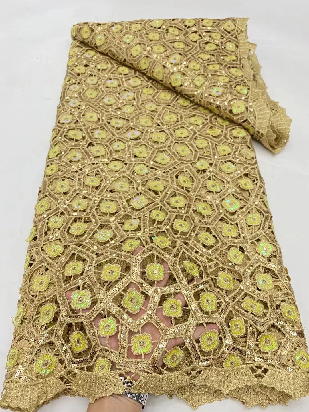 Fashion 2024 High Quality African Nigerian Embroidery Lace Fabric Tulle Wedding Party Dress Water Soluble Sequins 5Yards DP0211
Fashion 2024 High Quality African Nigerian Embroidery Lace Fabric Tulle Wedding Party Dress Water Soluble Sequins 5Yards DP0211