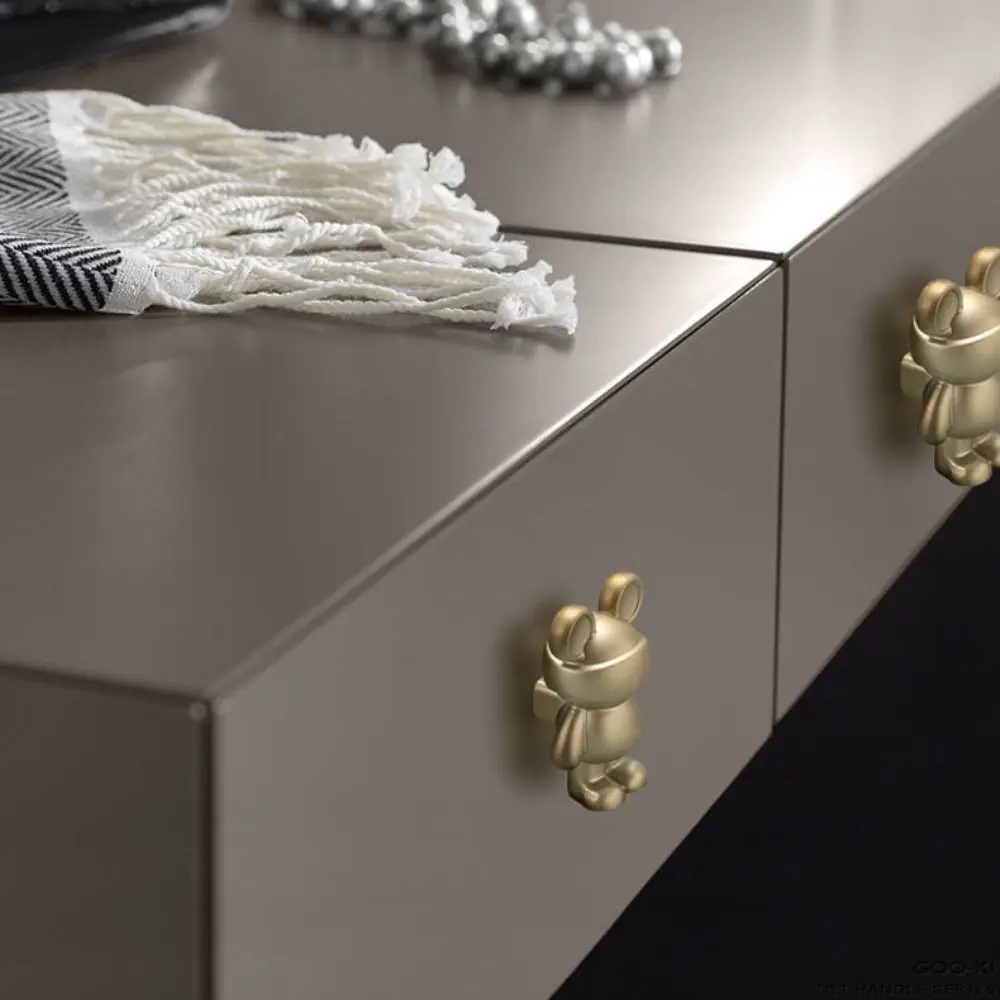 Durable Single Hole Bear Furniture Handle Waterproof Cartoon Drawer Knobs Zinc Alloy Antirust Cabinet Pulls Drawer
Durable Single Hole Bear Furniture Handle Waterproof Cartoon Drawer Knobs Zinc Alloy Antirust Cabinet Pulls Drawer