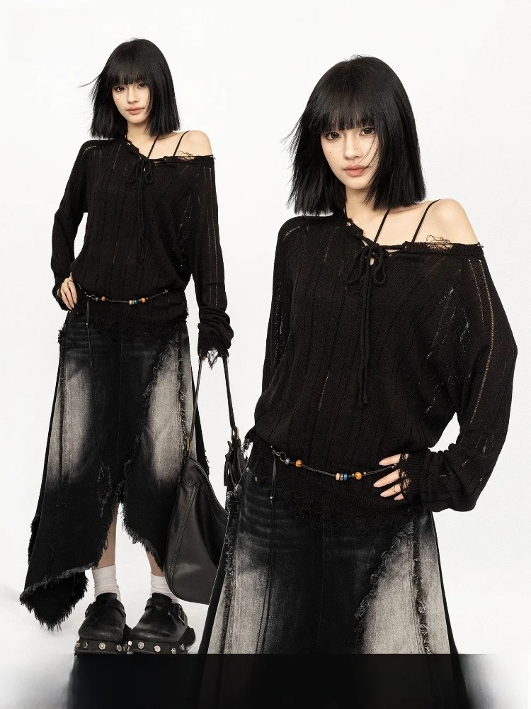OCTTFLAB Black V-neck Knitted Sweater Women's Long Sleeve Hollow out Casual Top Silk Thread Design Spring 2026
OCTTFLAB Black V-neck Knitted Sweater Women's Long Sleeve Hollow out Casual Top Silk Thread Design Spring 2026