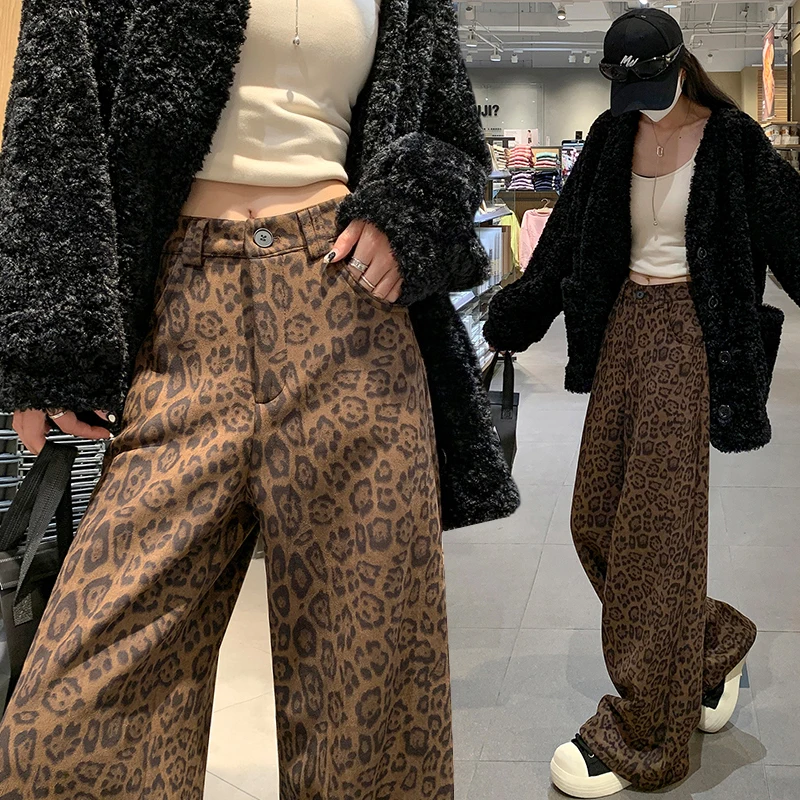 2024 New Autumn Winter Women Thicken Warm Fleece Long Pants High Quality Fashion Leopard Wide Leg Pants Streetwear Trousers
2024 New Autumn Winter Women Thicken Warm Fleece Long Pants High Quality Fashion Leopard Wide Leg Pants Streetwear Trousers