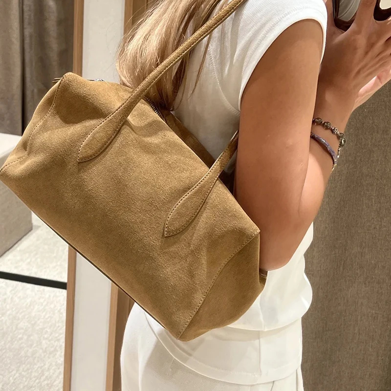 Suede Tote Bag 2026 New Matte Cow Leather Large Capacity Vintage Simple Shoulder Bag Fashion Handbag Women's Bag
Suede Tote Bag 2026 New Matte Cow Leather Large Capacity Vintage Simple Shoulder Bag Fashion Handbag Women's Bag