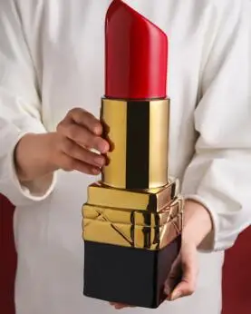 Lipstik Kreatif patung seni vas mewah bunga kering menata keramik kerajinan dekorasi rumah ruang tamu
Lipstik Kreatif patung seni vas mewah bunga kering menata keramik kerajinan dekorasi rumah ruang tamu