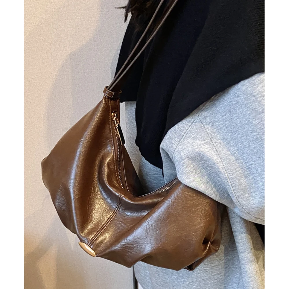 Autumn Winter Vintage Single Shoulder Bag for Women Female Soft Delicate Texture Underarm Bags All-Matched Commuter Armpit Packs
Autumn Winter Vintage Single Shoulder Bag for Women Female Soft Delicate Texture Underarm Bags All-Matched Commuter Armpit Packs