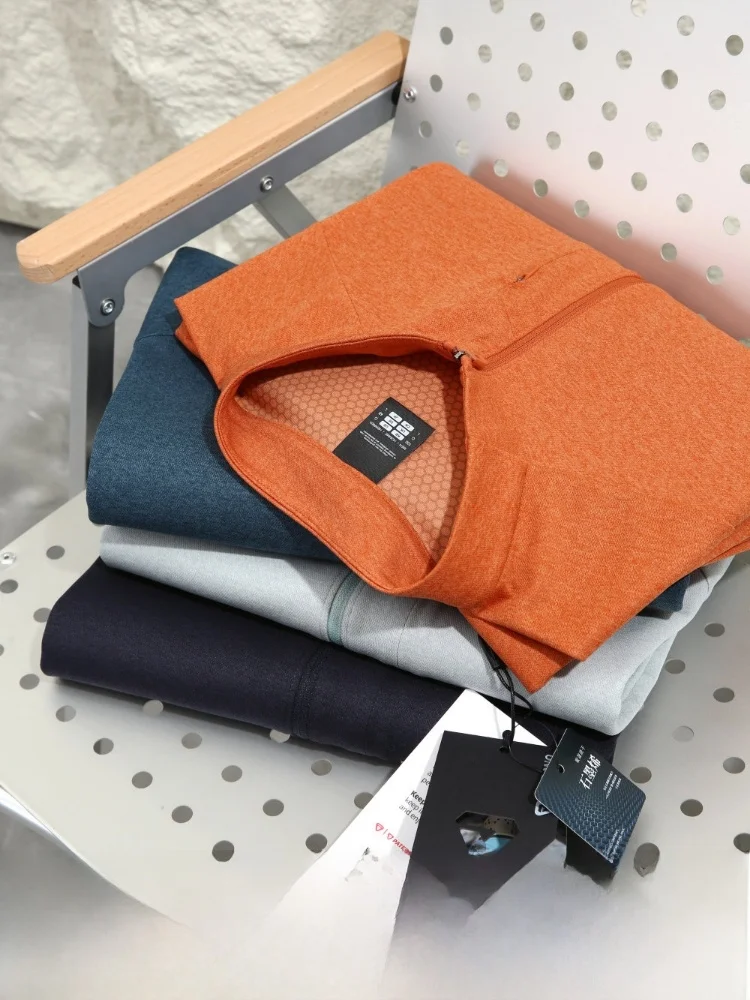 High End Spring Men's Sporty Casual Fitness Long Sleeve Half Zip Shirt Breathable Quick Dry Polyester Standard Fit T-Shirt
High End Spring Men's Sporty Casual Fitness Long Sleeve Half Zip Shirt Breathable Quick Dry Polyester Standard Fit T-Shirt