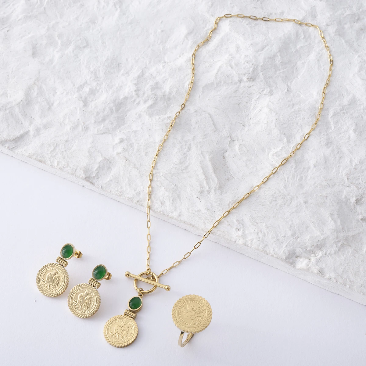Exquisite Women's Stainless Steel Jewelry Set Wedding Coin Rooster Emerald Necklace Exquisite Jewelry Accessories
Exquisite Women's Stainless Steel Jewelry Set Wedding Coin Rooster Emerald Necklace Exquisite Jewelry Accessories