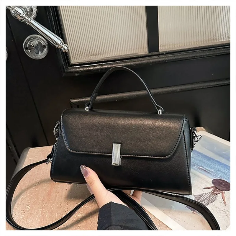 Luxury Elegant Classic Designer Paris Fashion Inspired Tote Bag For Women Featuring Solid Color And Commuter Style
Luxury Elegant Classic Designer Paris Fashion Inspired Tote Bag For Women Featuring Solid Color And Commuter Style