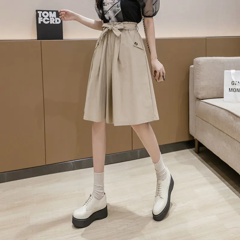 Fashion High Waist Shorts Ladies Solid Color Wide Leg Pants Summer Temperament 2024 New Bright Line Decoration Women's Clothing
Fashion High Waist Shorts Ladies Solid Color Wide Leg Pants Summer Temperament 2024 New Bright Line Decoration Women's Clothing