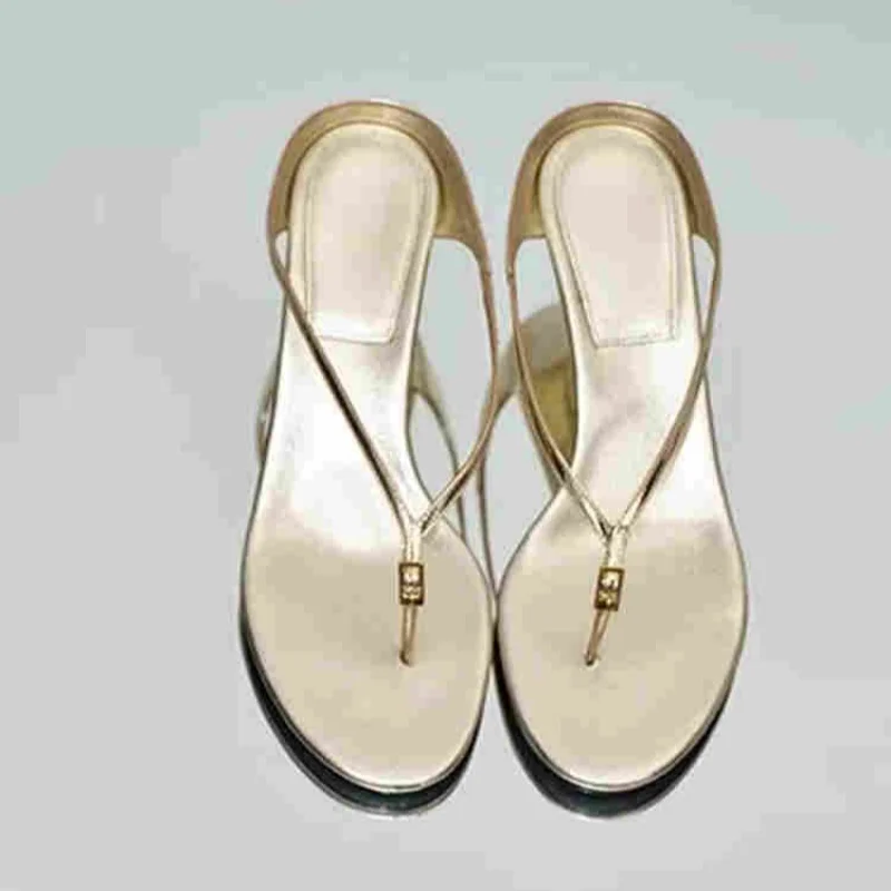 Retro Wedge Flip-flops Thick Heel Strap Women's Summer Sandals New Fashion Slip-On High Heels Casual Comfortable Shoes
Retro Wedge Flip-flops Thick Heel Strap Women's Summer Sandals New Fashion Slip-On High Heels Casual Comfortable Shoes