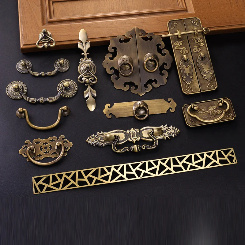 Vintage Chinese Style Handle Cabinet Door Handle Antique Copper European Classical Furniture Cabinet Drawer Wardrobe Door Handle
Vintage Chinese Style Handle Cabinet Door Handle Antique Copper European Classical Furniture Cabinet Drawer Wardrobe Door Handle