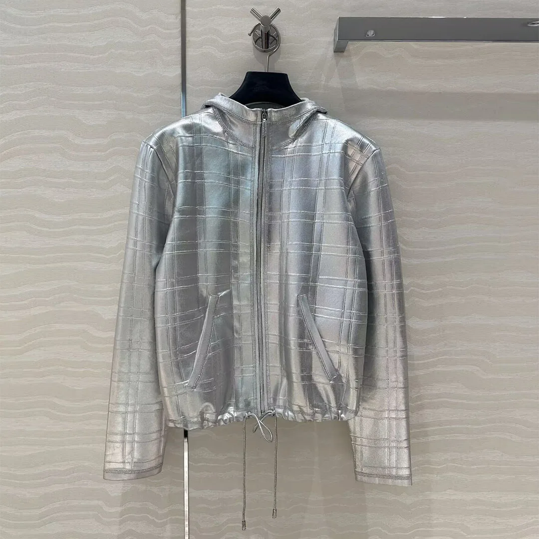 2025 New Spring Fashion Silver Coat Women Hooded Zipper Long Sleeve Plaid Pattern Streetwear Chic Jacket
2025 New Spring Fashion Silver Coat Women Hooded Zipper Long Sleeve Plaid Pattern Streetwear Chic Jacket