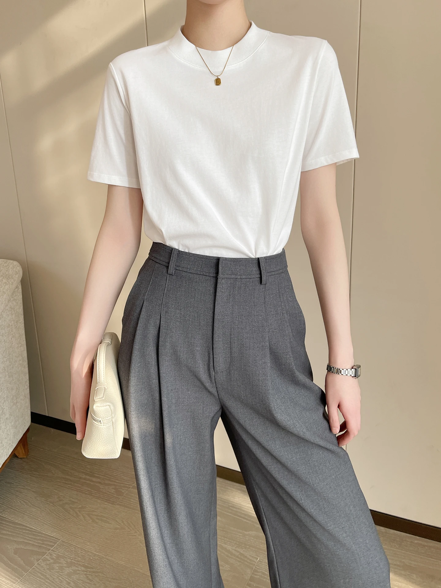 PIN White round Neck Loose Fit Short Sleeve T-Shirt Women's Casual Style Fashionable Shoulder Length Breathable Comfortable
PIN White round Neck Loose Fit Short Sleeve T-Shirt Women's Casual Style Fashionable Shoulder Length Breathable Comfortable