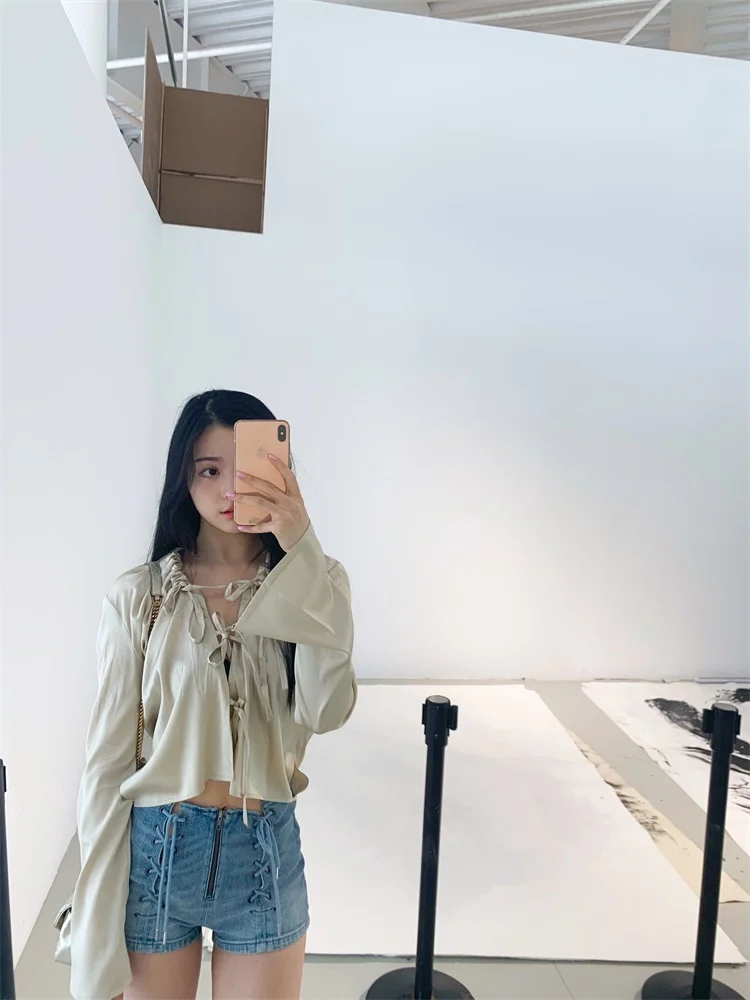 Silk Women's irt Cardigan Knot Belt Design Sensation Silk Gathered Fem Top White Beau Entrance
Silk Women's irt Cardigan Knot Belt Design Sensation Silk Gathered Fem Top White Beau Entrance