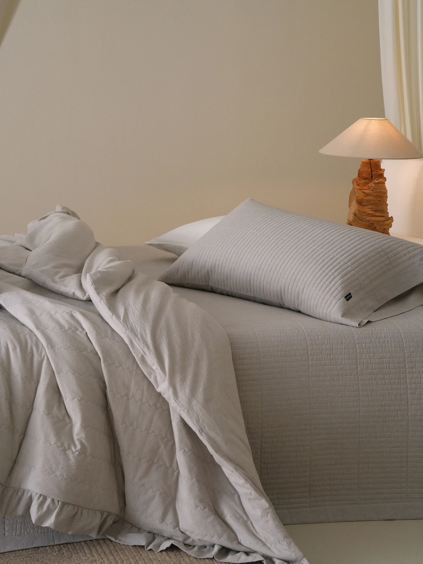 Pure Cotton Quilt Cover Tee-Piece Set with Cotton Sandwich Four-Piece Set for 2 Meter Bed Modern mat Sle All-Seaso...
Pure Cotton Quilt Cover Tee-Piece Set with Cotton Sandwich Four-Piece Set for 2 Meter Bed Modern mat Sle All-Seaso...