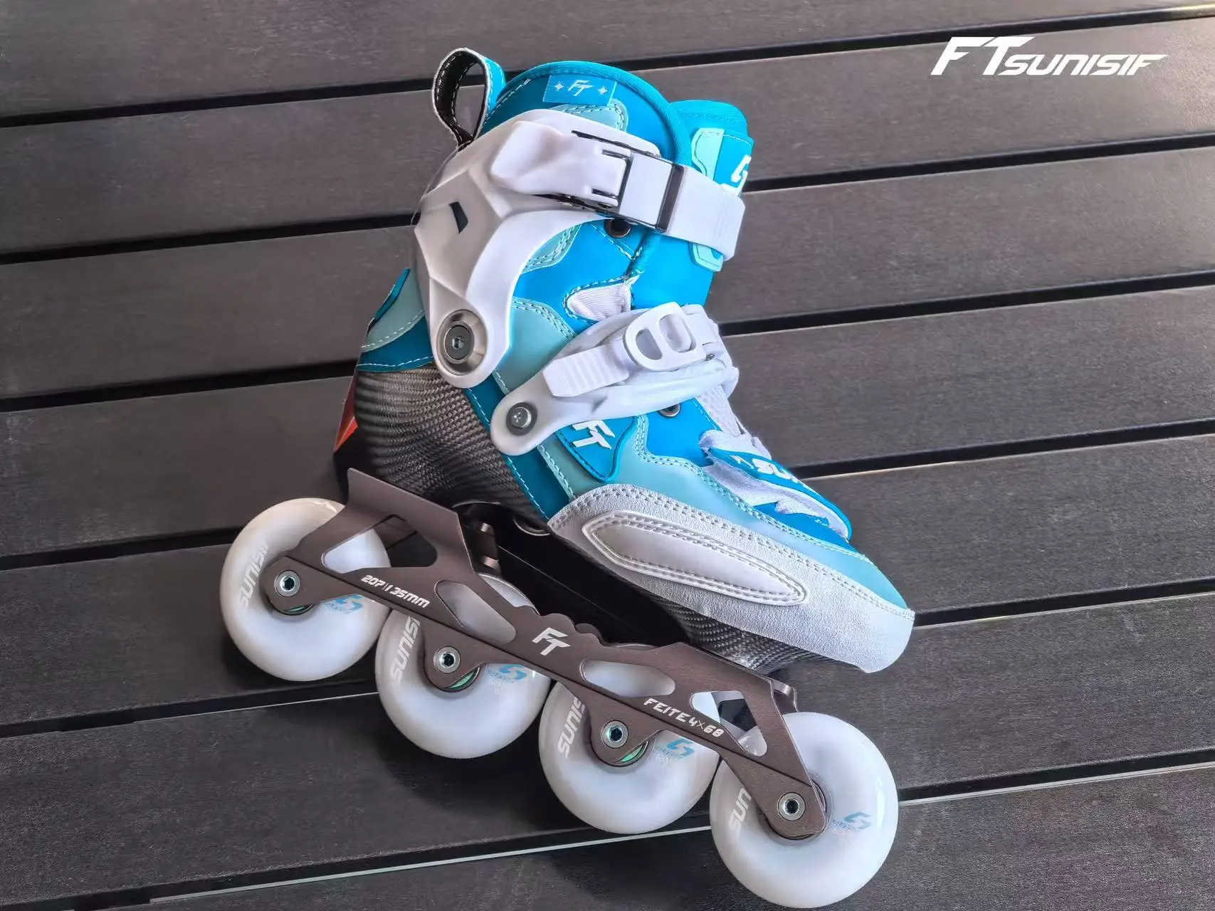 Новые оригинальные роликовые коньки FT-N6 из карбона для слалома, детские ролики, регулируемые роликовые коньки для детей
Новые оригинальные роликовые коньки FT-N6 из карбона для слалома, детские ролики, регулируемые роликовые коньки для детей