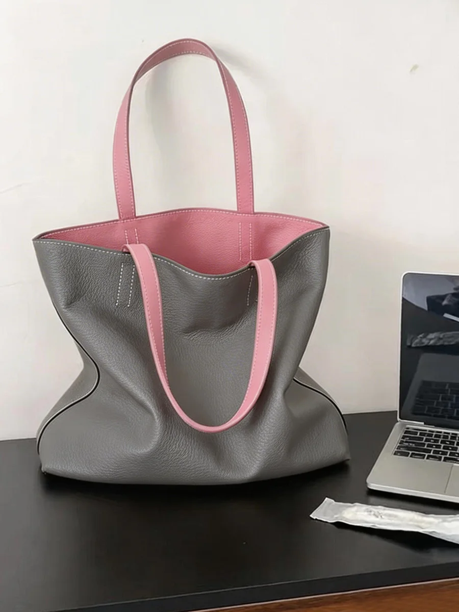 Double-Sided Soft Leather Tote Bag Women's Fashion Summer Underarm Bag Luxury Sensation Single Shoulder Bag Casual Style
Double-Sided Soft Leather Tote Bag Women's Fashion Summer Underarm Bag Luxury Sensation Single Shoulder Bag Casual Style
