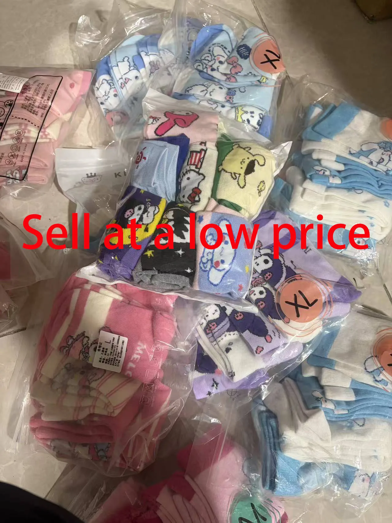 Распродажа от Forkitty — огромные скидки на недорогие товары со склада. Носки разных стилей, как мужские, так и женские.
Распродажа от Forkitty — огромные скидки на недорогие товары со склада. Носки разных стилей, как мужские, так и женские.