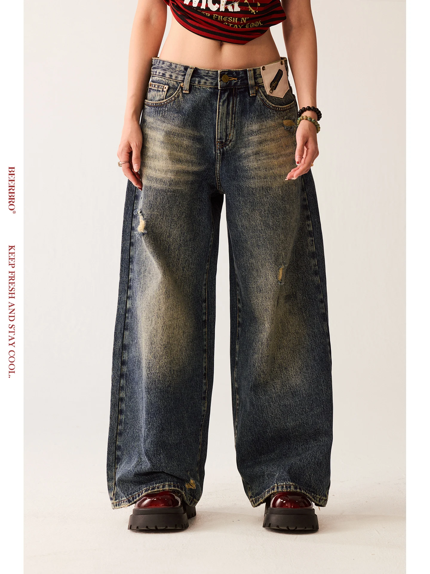 BeerBro Vintage Sound Full Cotton Slimming High Risen American Street Loose Straight Leg Denim Jeans Low Waist Button Closure
BeerBro Vintage Sound Full Cotton Slimming High Risen American Street Loose Straight Leg Denim Jeans Low Waist Button Closure