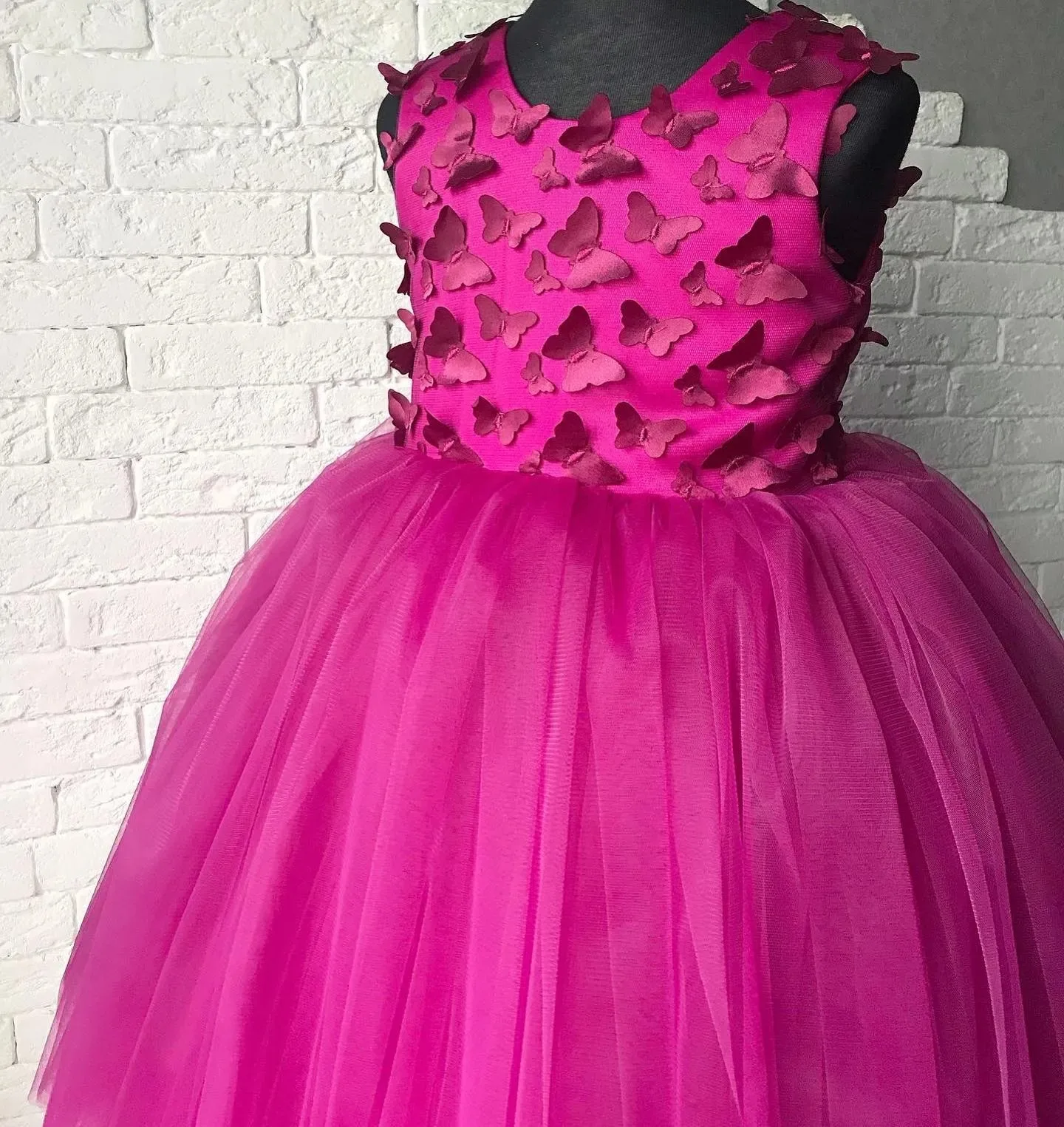 Fluffy Flower Girl Dresses for Wedding Butterfly Appliques Sleeveless Ball Gowns Baby Girl Birthday Ball Gowns Customized
Fluffy Flower Girl Dresses for Wedding Butterfly Appliques Sleeveless Ball Gowns Baby Girl Birthday Ball Gowns Customized