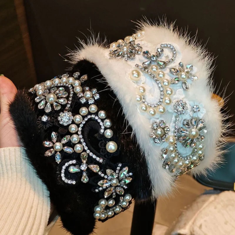 New Autumn Winter Fur Hair Hoop Widened and Thickened Full Diamonds Luxurious Headband Women Hair Accessories and Headwear
New Autumn Winter Fur Hair Hoop Widened and Thickened Full Diamonds Luxurious Headband Women Hair Accessories and Headwear