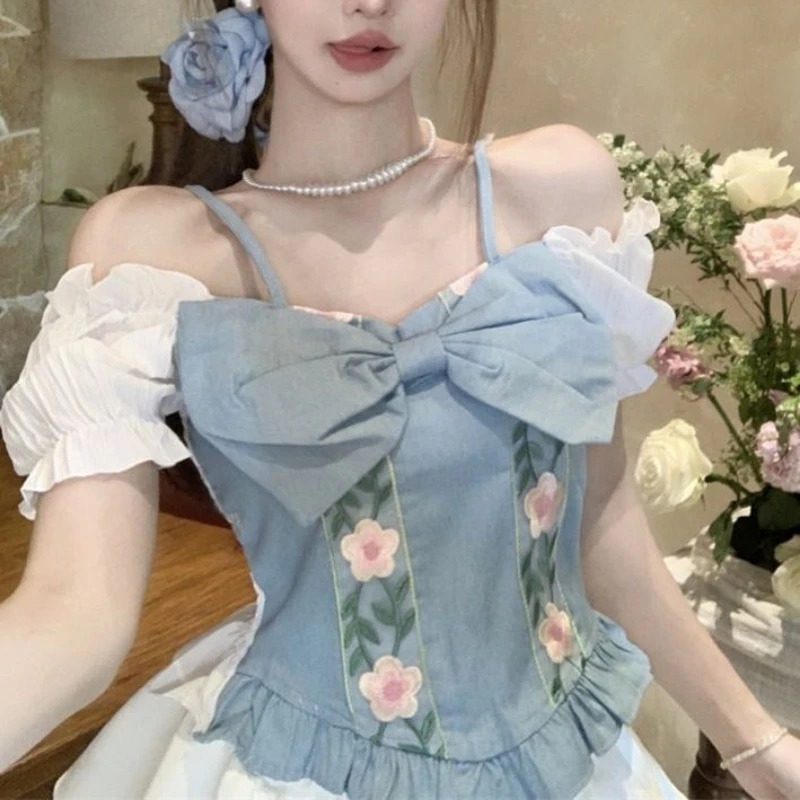 New Heavy-industrial Denim Design Three-dimensional Embroidered Sweet Suspender Slim Top
New Heavy-industrial Denim Design Three-dimensional Embroidered Sweet Suspender Slim Top