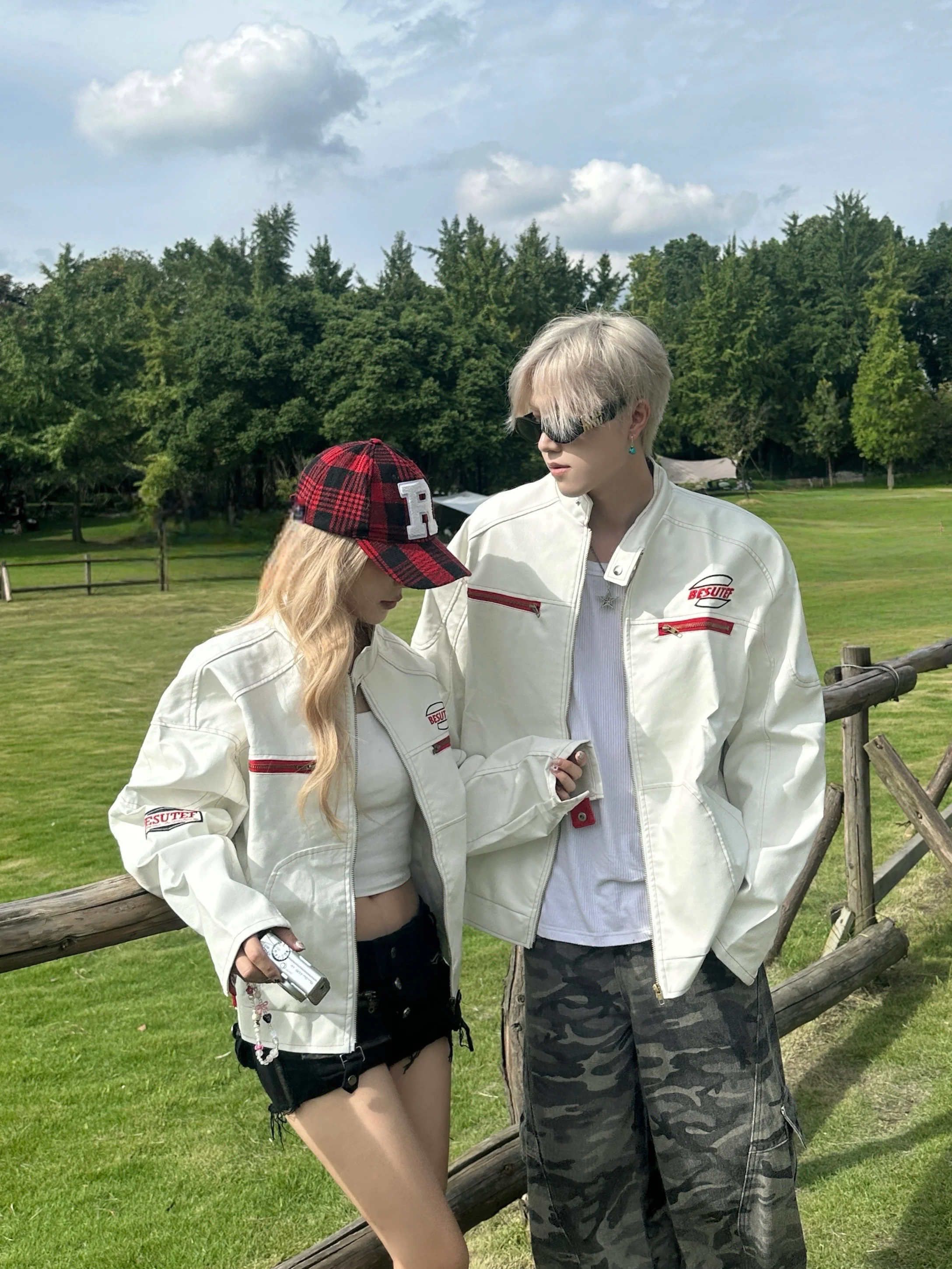 Мужская мотоциклетная одежда American Sle из искусственной кожи, свободная дизайнерская мотоциклетная одежда, подходящая для пары, длинная и или одна молния
Мужская мотоциклетная одежда American Sle из искусственной кожи, свободная дизайнерская мотоциклетная одежда, подходящая для пары, длинная и или одна молния