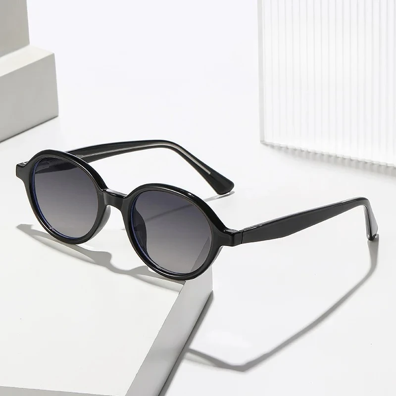 2026 Retro Brand Designer Sunglasses Women's INS Style Small Oval Frames Fashionable Street Style Unique Shades Eyewear
2026 Retro Brand Designer Sunglasses Women's INS Style Small Oval Frames Fashionable Street Style Unique Shades Eyewear
