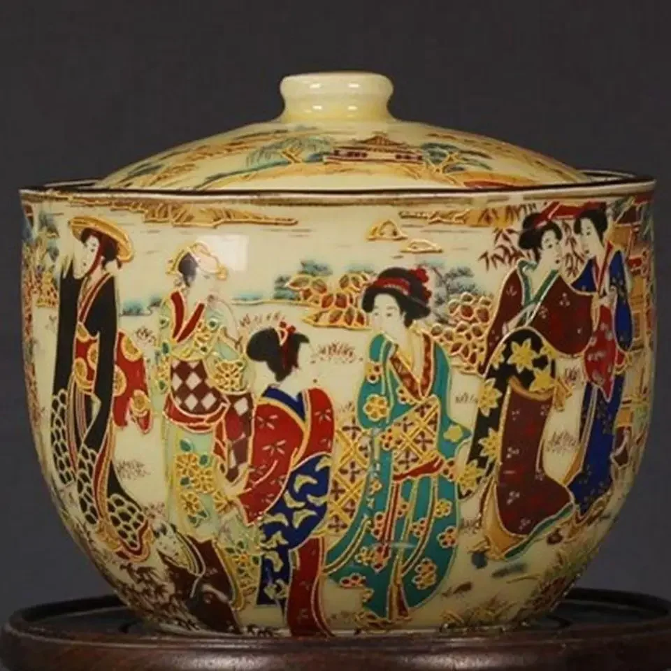 Exquisite Chinese Old Collectible Handmade Porcelain Painted with Japanese Dowager storage pot
Exquisite Chinese Old Collectible Handmade Porcelain Painted with Japanese Dowager storage pot