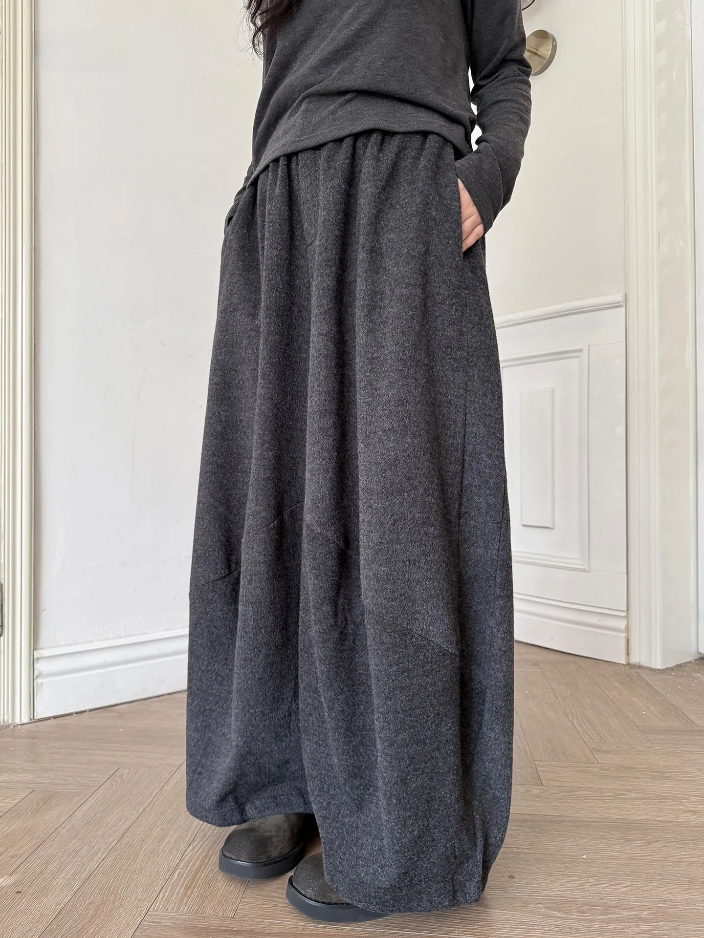 Land And Mountain Island【Misty】Excellent Fit Lazy Elastic Waist Cashmere Feel Floor Length Casual Pants Wide Leg Casual Pants
Land And Mountain Island【Misty】Excellent Fit Lazy Elastic Waist Cashmere Feel Floor Length Casual Pants Wide Leg Casual Pants