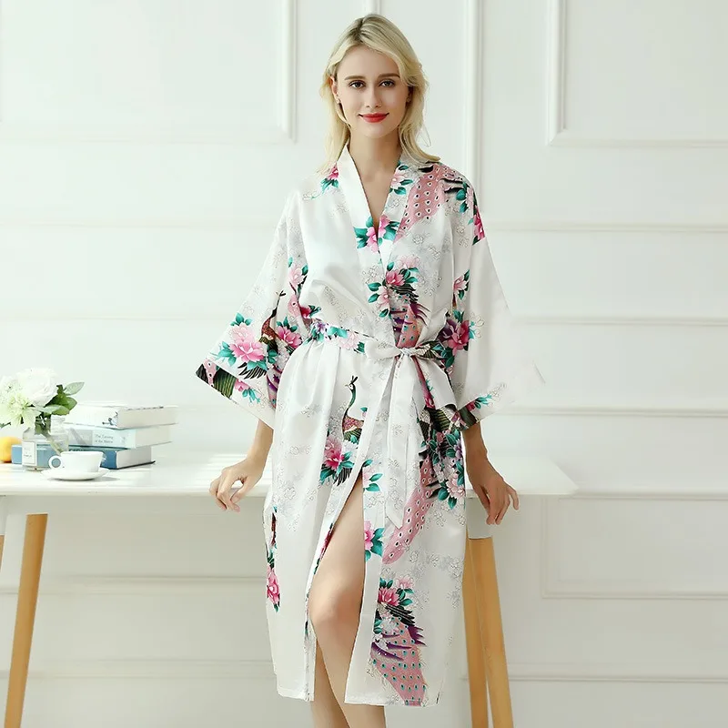 Imitation Silk Pajamas for Women 2024 New Popular Satin Peacock Long Nightgown Home Wear Thin Bathrobe Bathrobe
Imitation Silk Pajamas for Women 2024 New Popular Satin Peacock Long Nightgown Home Wear Thin Bathrobe Bathrobe