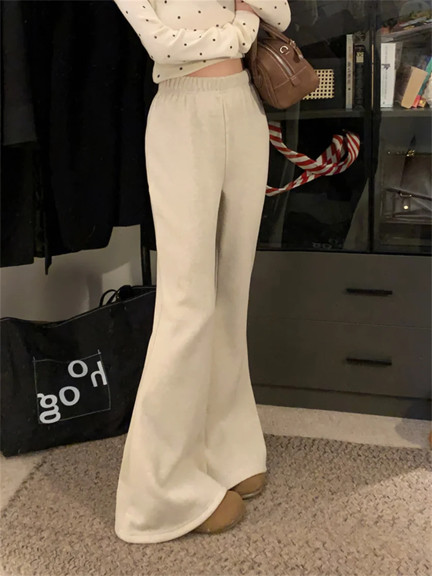 PLAMTEE Spring Plush Flare Pants Loose Women Solid Chic New Minimalist 2025 High Waist Streetwear Soft Casual All Match
PLAMTEE Spring Plush Flare Pants Loose Women Solid Chic New Minimalist 2025 High Waist Streetwear Soft Casual All Match