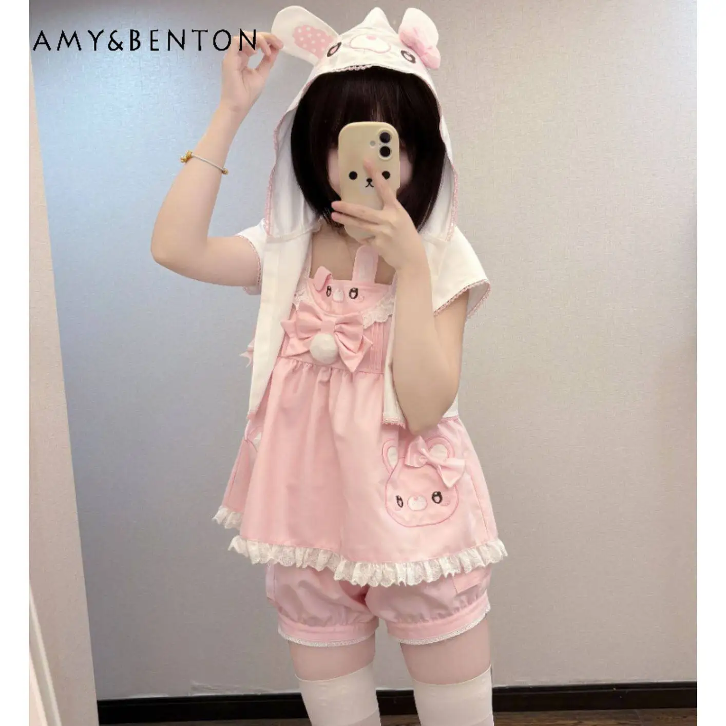 Lolita Cute Rabbit Ears Bow Cartoon Printed Vest Shorts Short Jacket Three-piece Set Summer New Sweet Girl Kawaii Pink Outfits
Lolita Cute Rabbit Ears Bow Cartoon Printed Vest Shorts Short Jacket Three-piece Set Summer New Sweet Girl Kawaii Pink Outfits